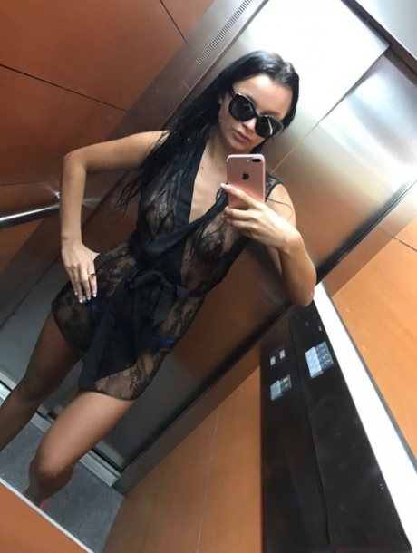Atatürk Lüks Rezidans Konforunda Escort Bayan Simge